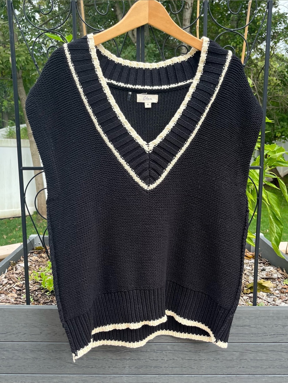 Elan Black V-Neck Sleeveless Oversized Sweater Vest Size M Menswear Knit Preppy